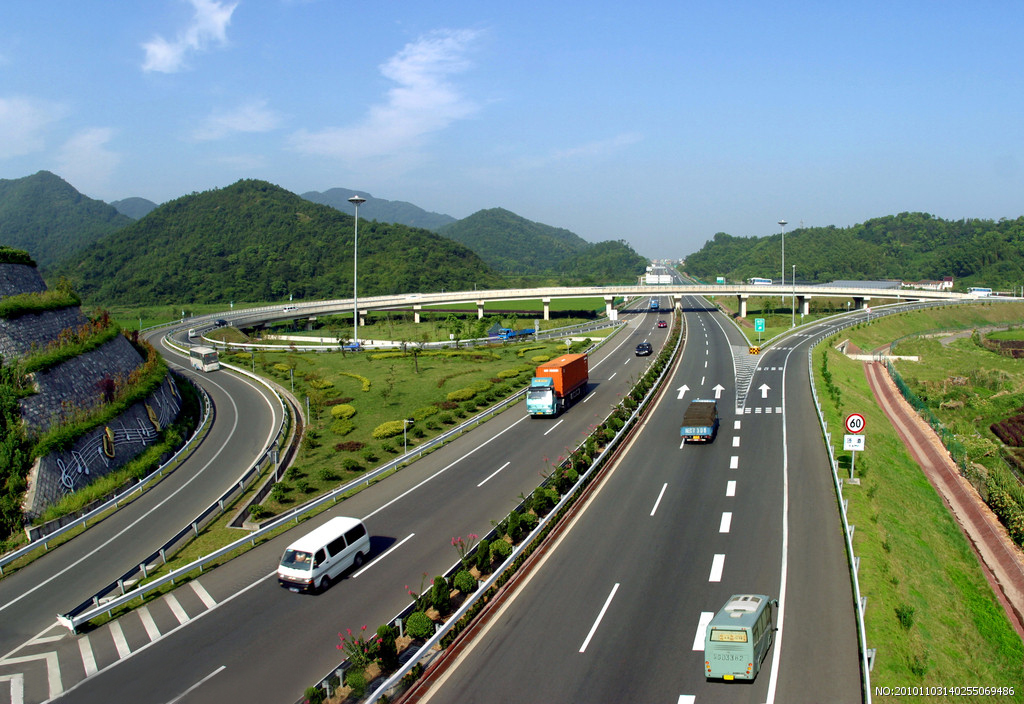 高速公路移動(dòng)信號(hào)全覆蓋解決方案